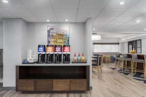 Coffee service - Hampton Inn by Hilton Altoona (Altoona)