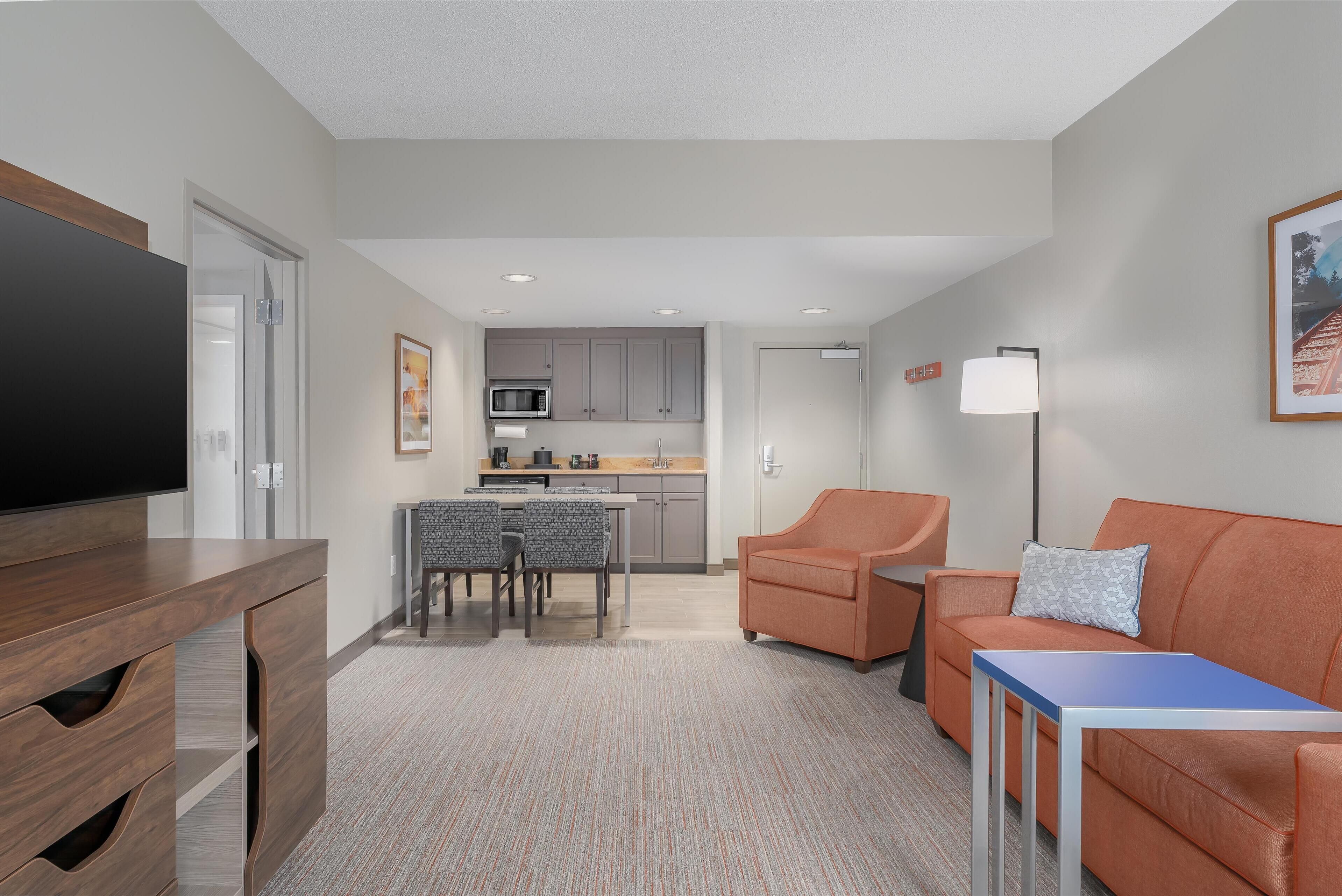 suite, 2 queen beds, non smoking | living area | 37-inch flat-screen tv with cable channels, tv