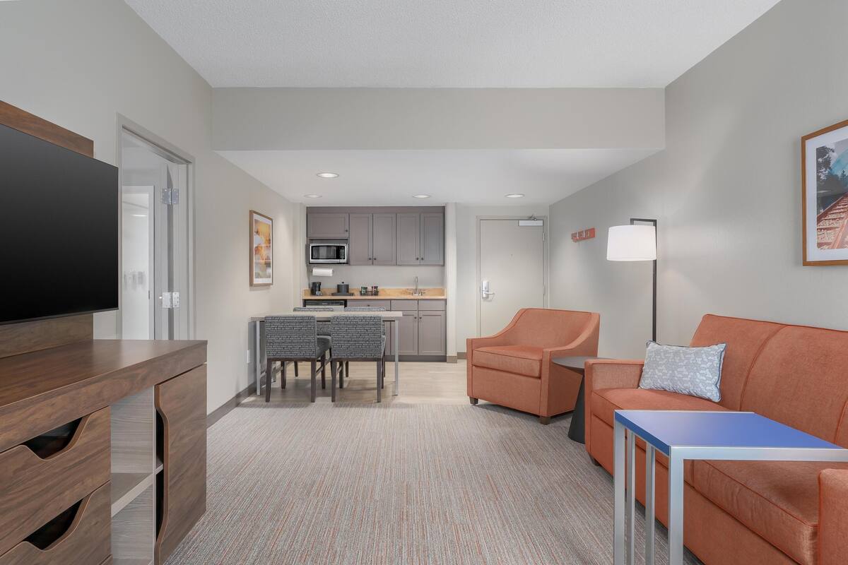 suite, 2 queen beds, non smoking | living area | 37-inch flat-screen tv with cable channels, tv