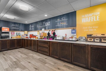 Free daily continental breakfast 