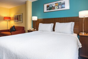 Ropa de cama de alta calidad, escritorio y cortinas blackout 
