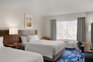 Premium bedding, desk, iron/ironing board, free WiFi