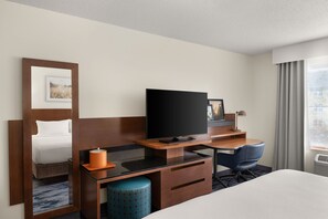 Room, 1 King Bed | Premium bedding, desk, iron/ironing board, free WiFi