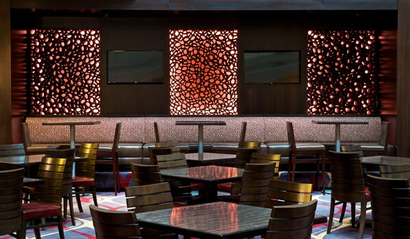 Vistas para o jardim, serve jantar e happy hour 