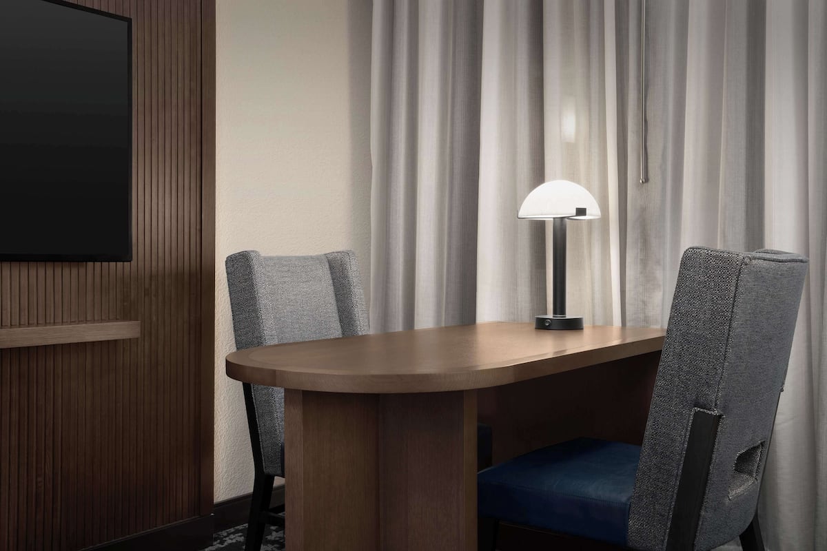 1 bedroom, Egyptian cotton sheets, premium bedding, pillow-top beds