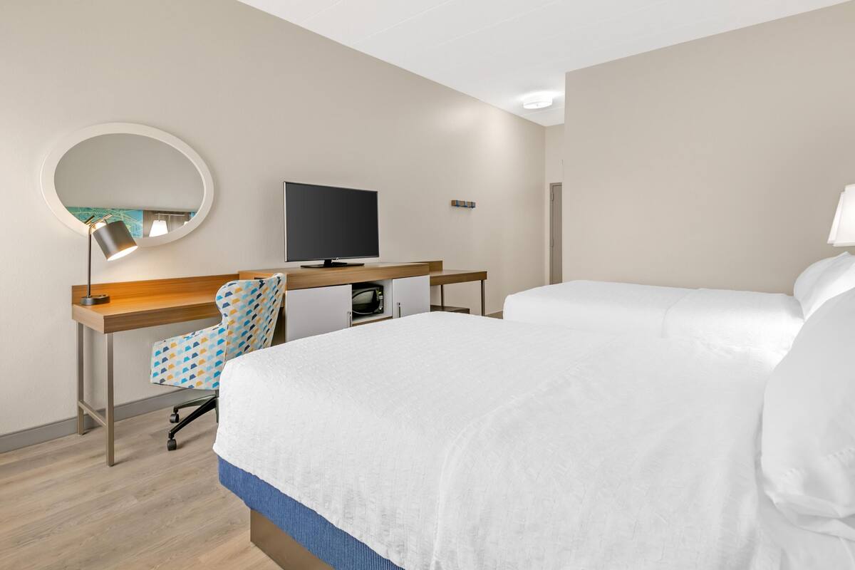 Premium bedding, in-room safe, iron/ironing board, cribs (free)