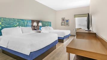 Premium bedding, in-room safe, iron/ironing board