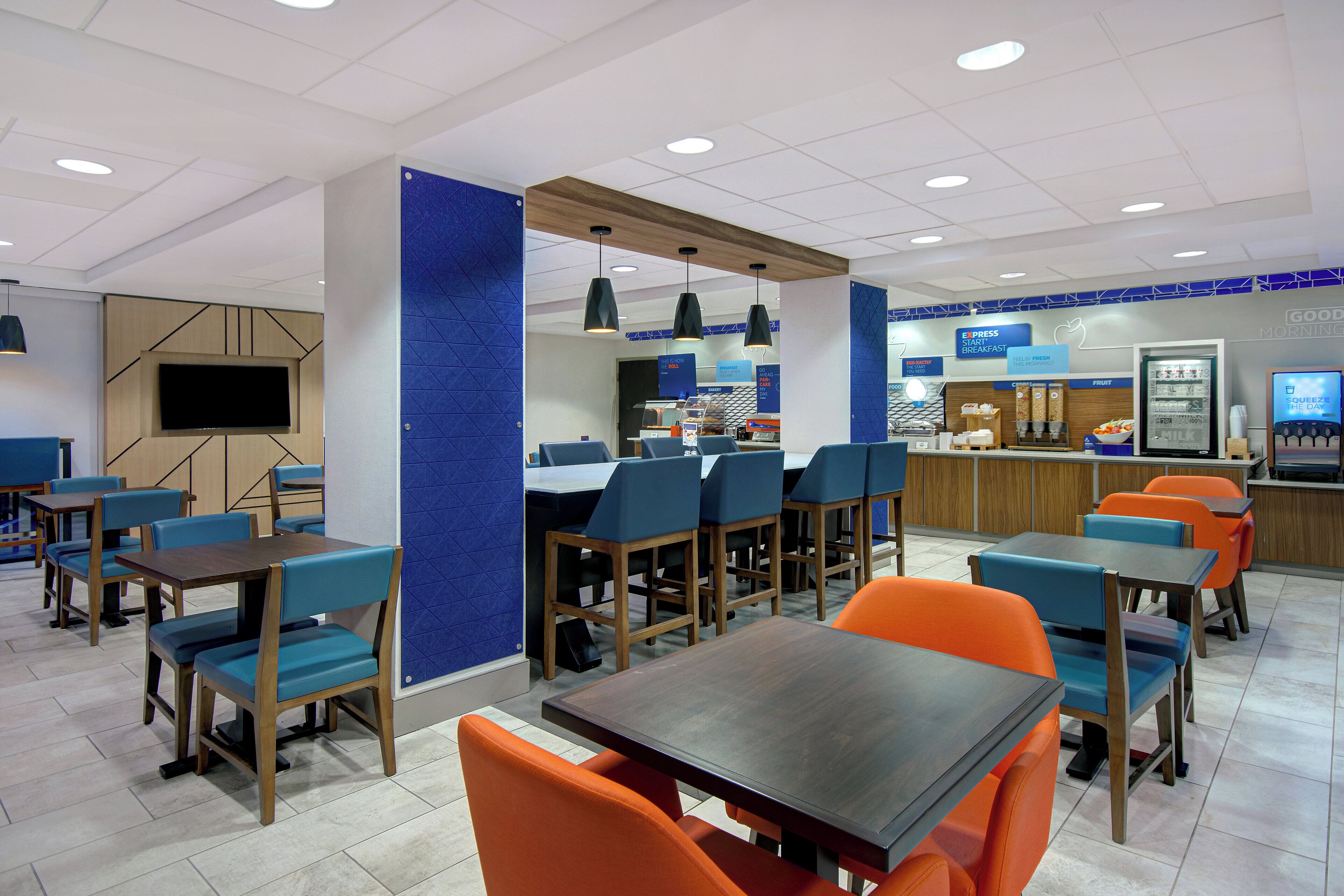 Free daily continental breakfast 