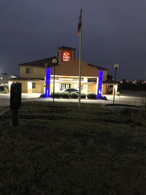 Façade de l’hébergement  – soirée/nuit