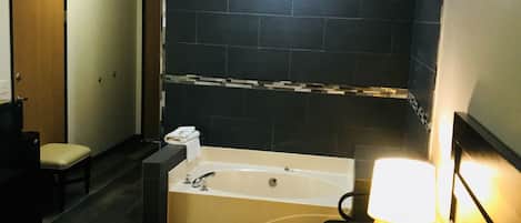 Room, 1 King Bed with Sofa bed, Non Smoking | Jetted tub