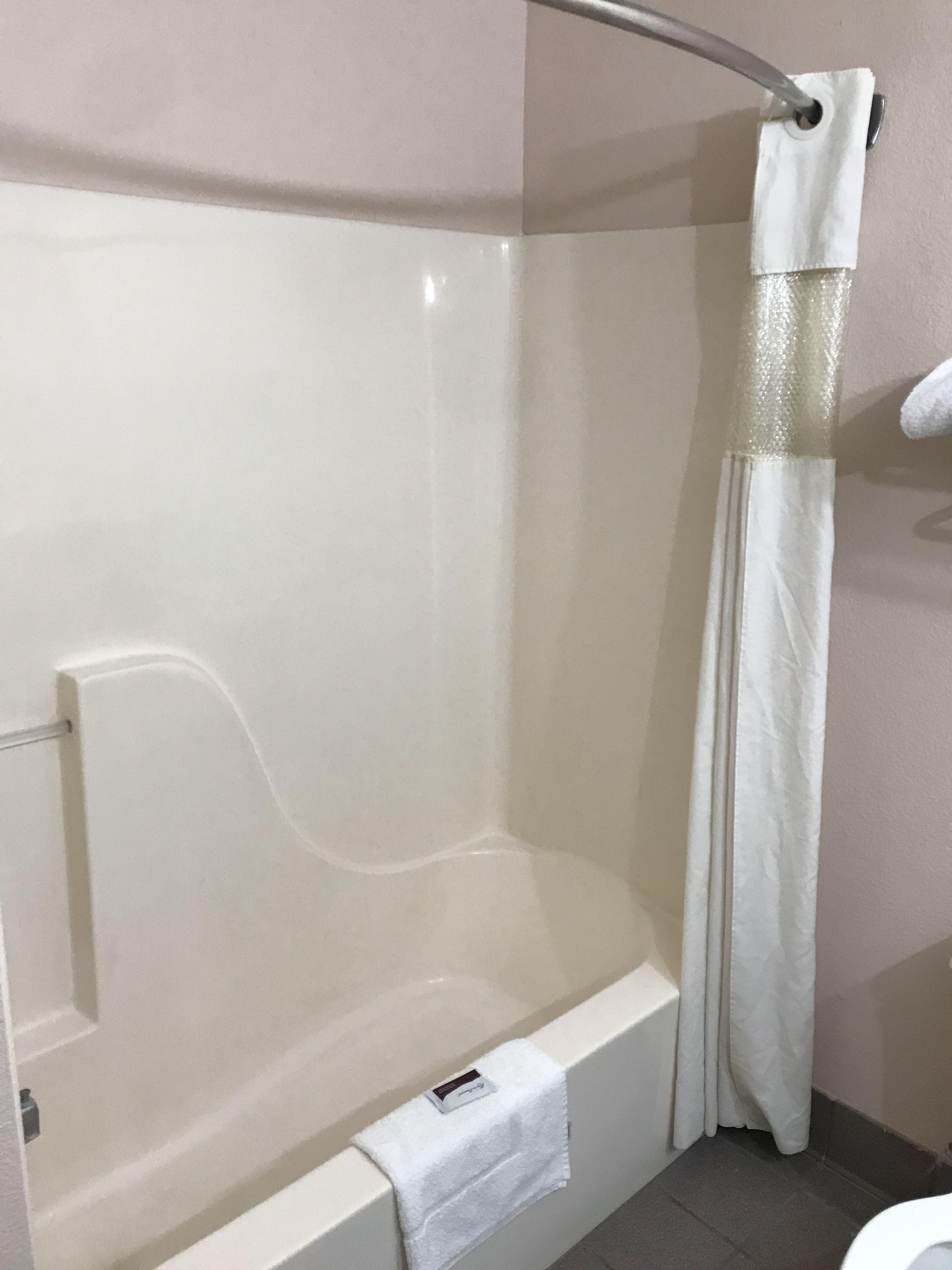 淋浴/浴缸二合一、吹風機、毛巾