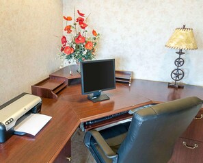 Business centre - Econo Lodge Hillsboro I-35 (Hillsboro)