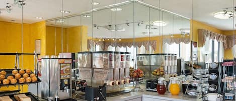 Desayuno continental gratuito y diario