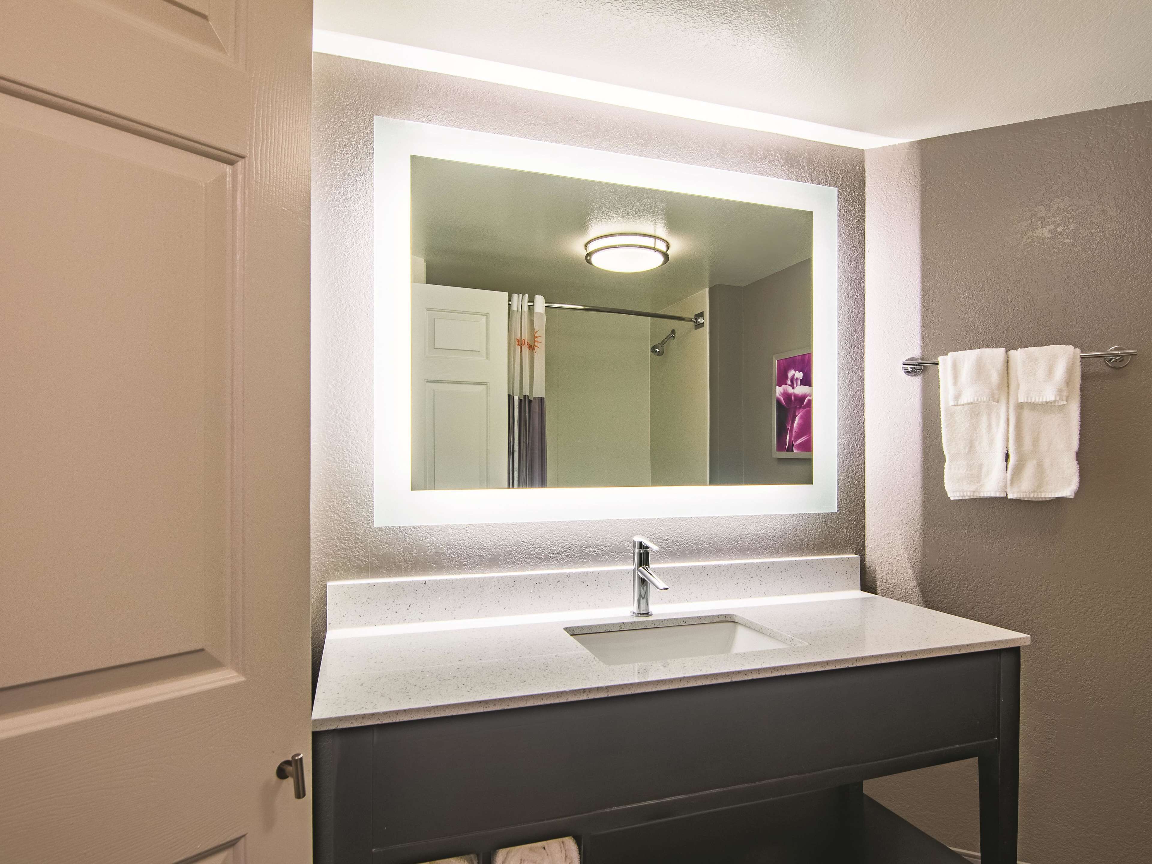 combined shower/bathtub, free toiletries, hair dryer, towels