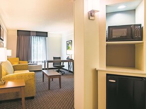Suite, 1 King Bed, Non Smoking