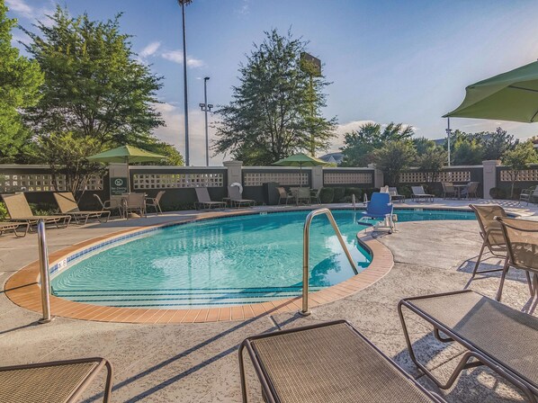 Seasonal outdoor pool, open 10:00 AM to 10:00 PM, sun loungers