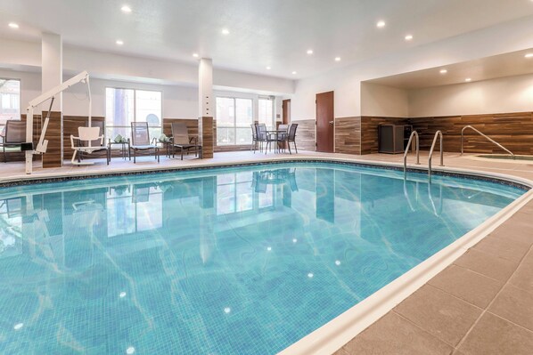 Una piscina cubierta