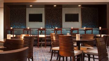 Café da manhã, almoço e jantar