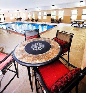 Indoor pool, sun loungers