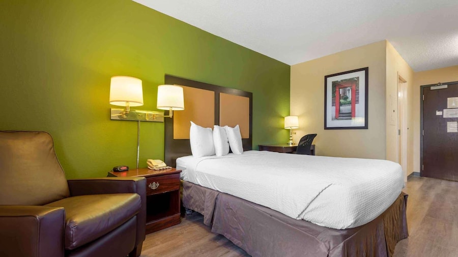 Studio 6 Corporate Extended Stay Buffalo Amherst NY