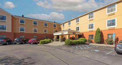 Studio 6 Corporate Extended Stay Buffalo Amherst NY