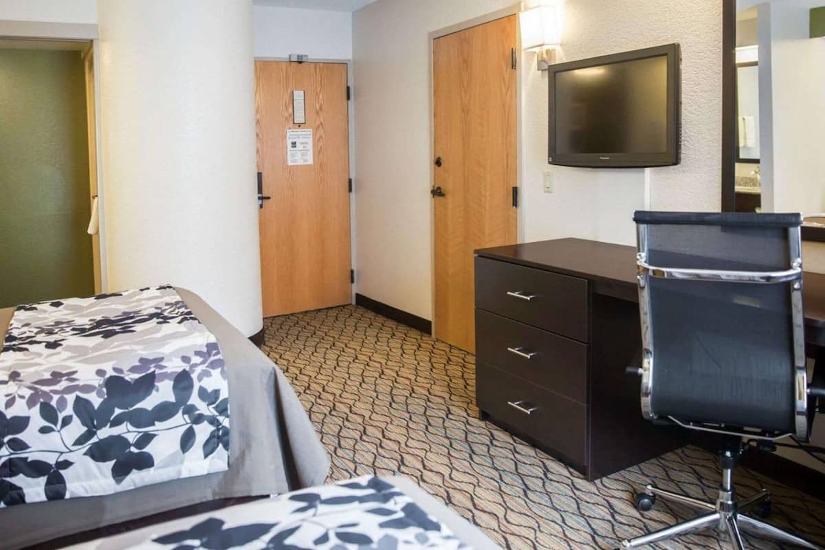 In-room safe, desk, laptop workspace, blackout curtains