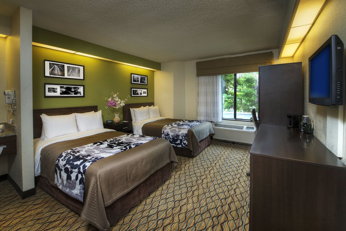 In-room safe, desk, laptop workspace, blackout drapes