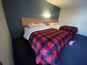 1 bedroom, individually decorated, individually furnished, desk