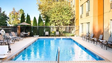 Piscine extérieure (ouverte en saison)