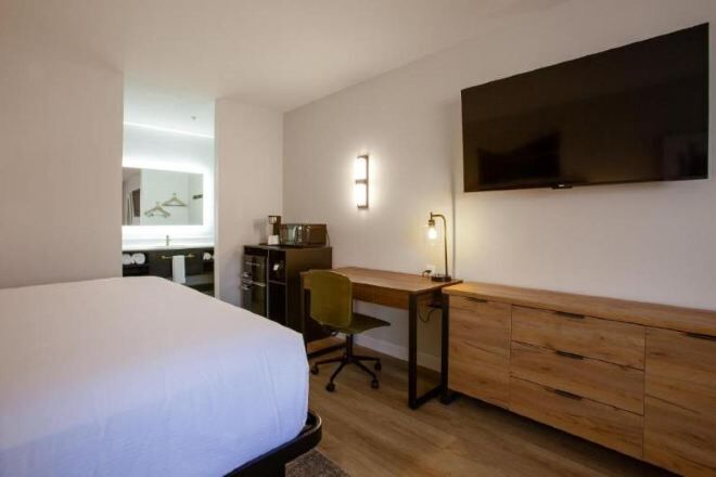 Pillowtop beds, desk, laptop workspace, blackout drapes