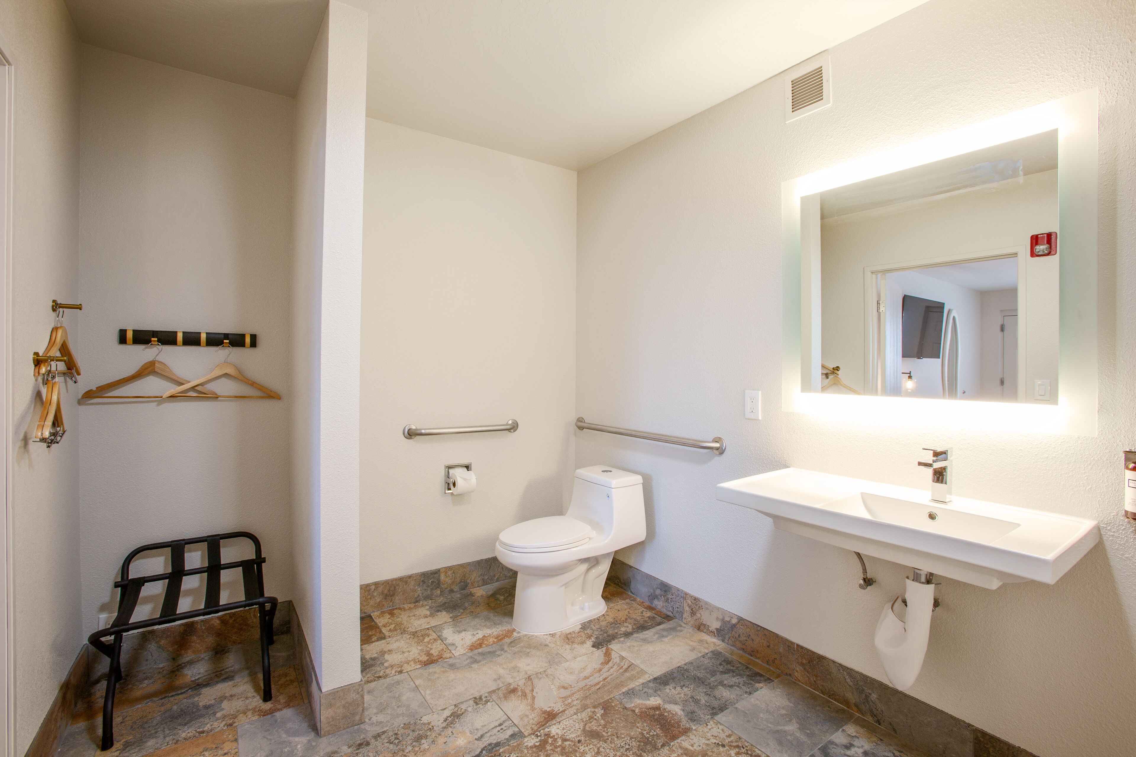 room, 1 king bed, accessible, non smoking (mobility, roll-in shower) | bathroom | free toiletries, hair dryer, towels, soap