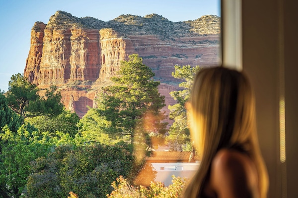 Suite, 1 King Bed, Non Smoking (Mini-Suite, Red Rocks View) | Mountain view