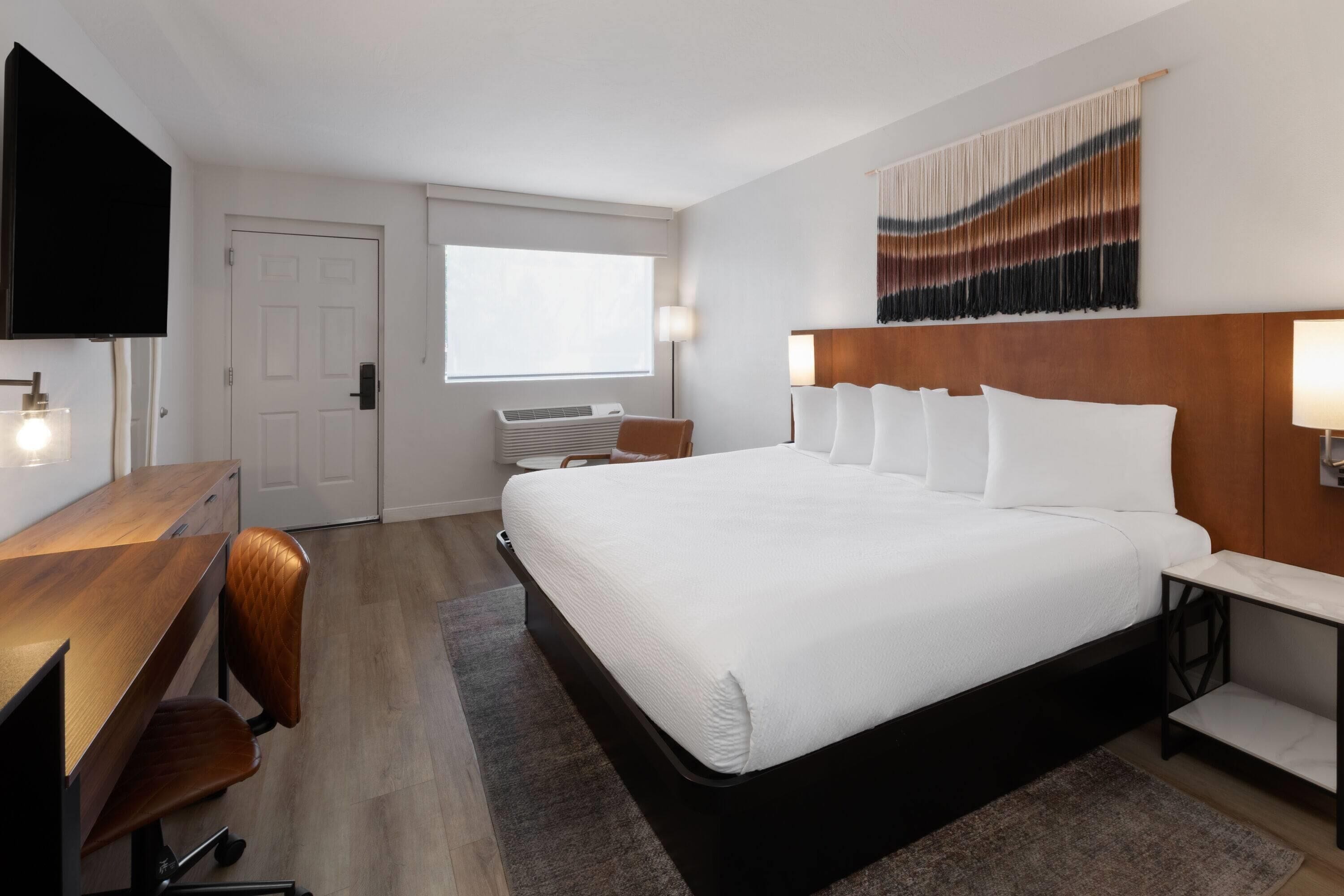 room, 1 king bed, non smoking | pillow-top beds, desk, laptop workspace, blackout curtains