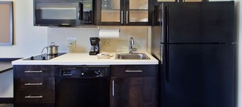 Sonesta Simply Suites Detroit Southfield