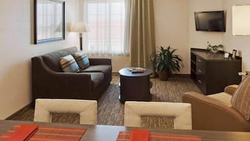 Desk, blackout drapes, iron/ironing board, free WiFi