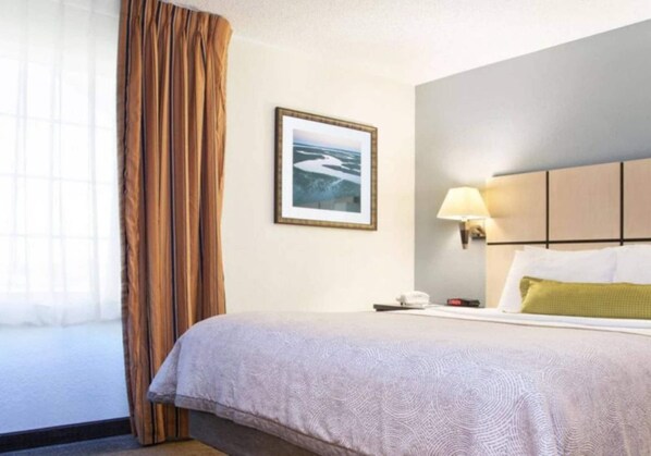 Desk, blackout drapes, iron/ironing board, free WiFi