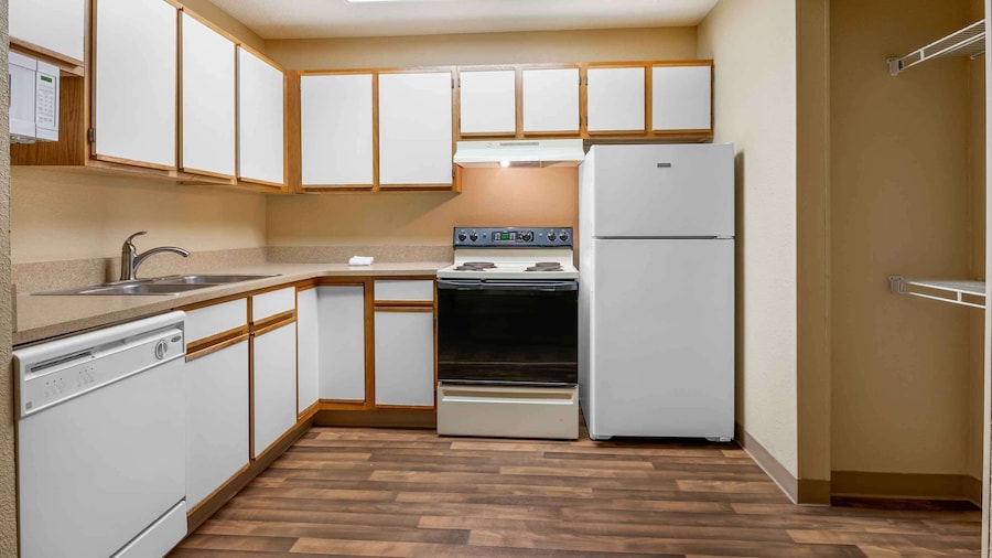 Extended Stay America Select Suites Providence Airport