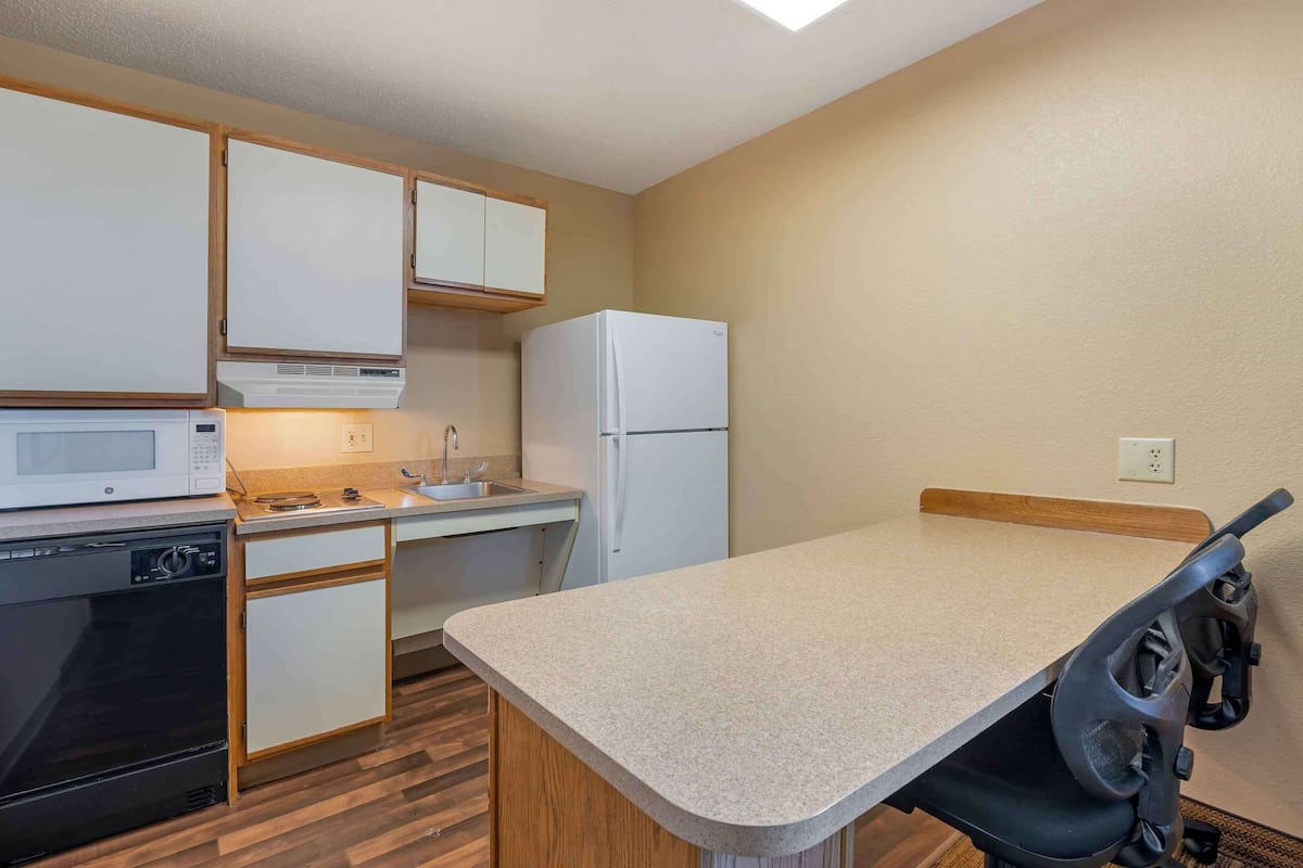 fridge, microwave, stovetop