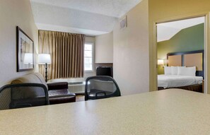 Suite, 1 Queen Bed with Sofa bed, Non Smoking | Desk, free WiFi
