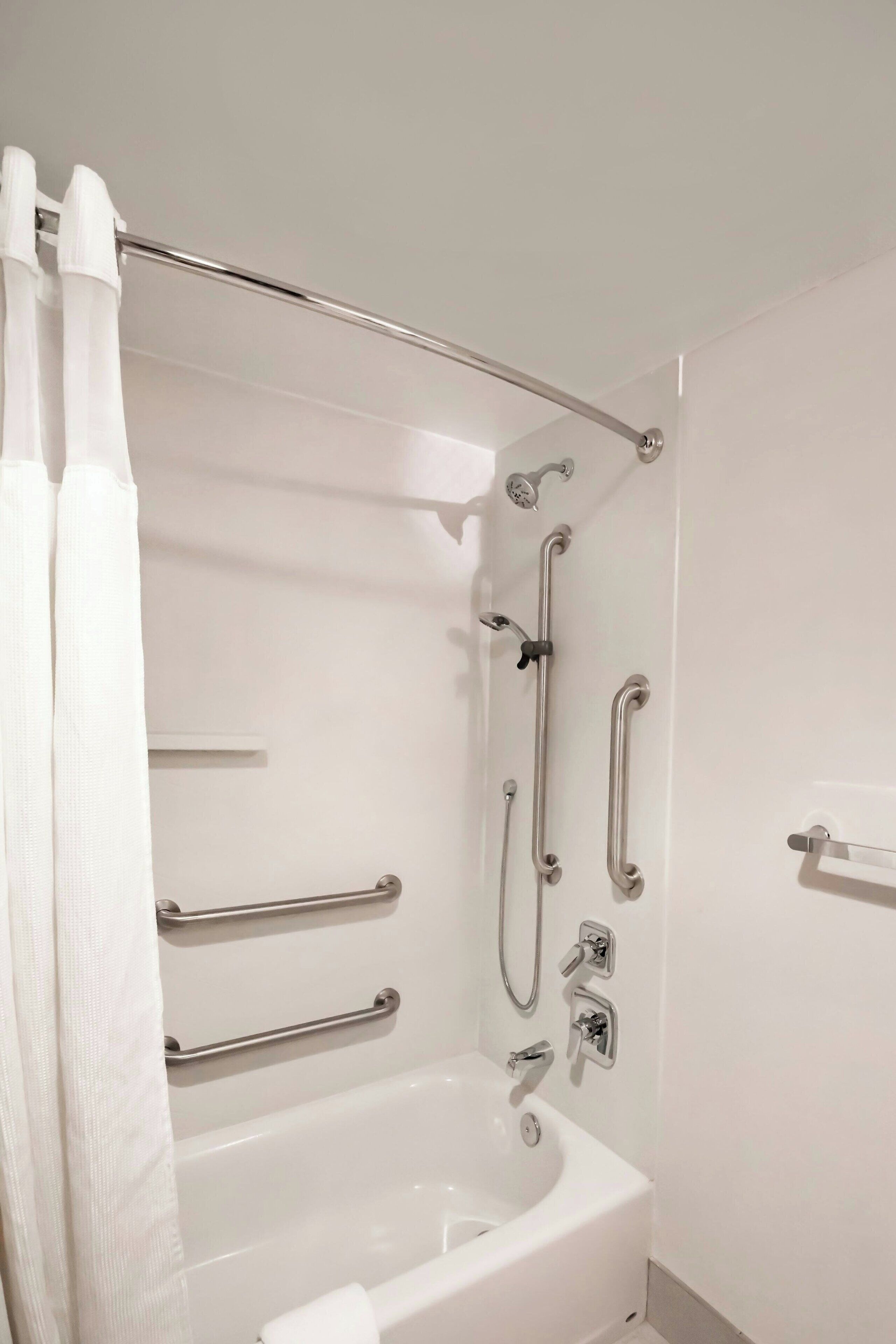 combined shower/bathtub, free toiletries, hair dryer, towels