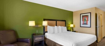 Studio 6 Suites Fresno North CA