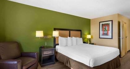 Studio 6 Suites Fresno North CA