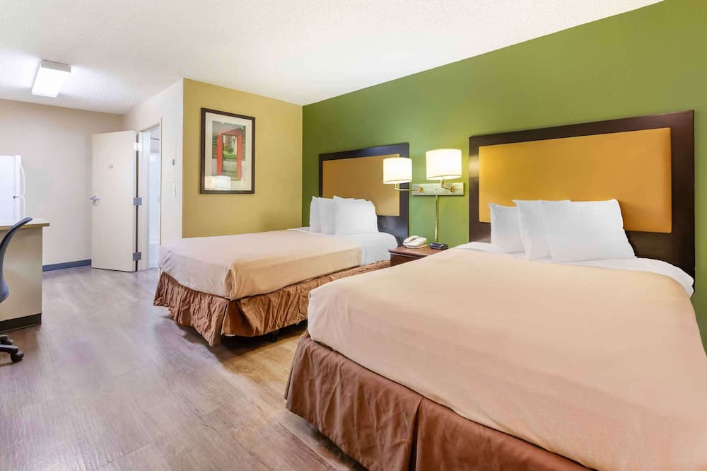 Studio 6 Suites Fresno North CA