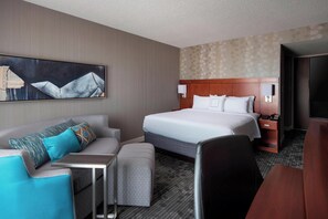 Premium bedding, pillowtop beds, in-room safe, desk - Courtyard by Marriott Denver Airport (Denver)