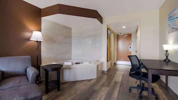 Desk, laptop workspace, iron/ironing board, free WiFi