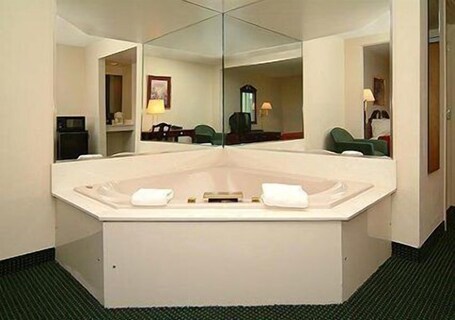 Quality Inn Suites North Myrtle Beach - Image 22