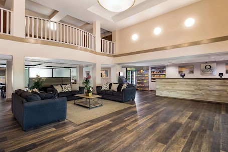 Lobby. Quality Inn & Suites North Myrtle Beach