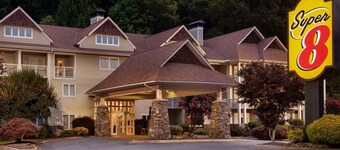 Super 8 by Wyndham Cherokee
