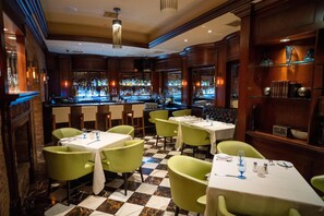 5 restaurants, breakfast served