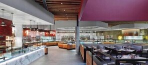 4 restaurants servant le déjeuner